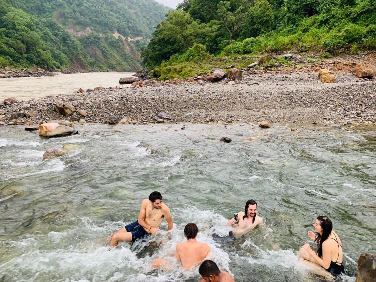 Skyard Rishikesh, Laxman Jhula Hostel Εξωτερικό φωτογραφία